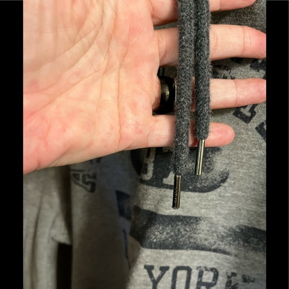 Men’s Aeropostale Gray Distressed Hoodie Sweatshirt GUC -Sz Medium - Picture 4 of 4